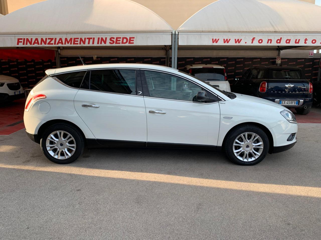 Lancia Delta 1.6 MJT DPF 105 CV Silver