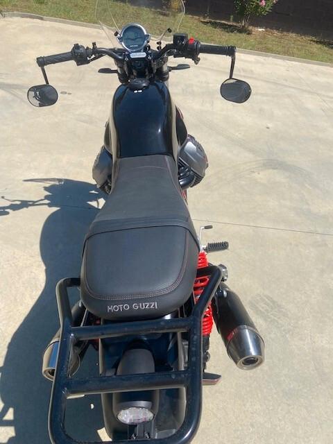 Moto Guzzi V7 IV STONE " SPECIAL EDITION" 2023 KM 10.000