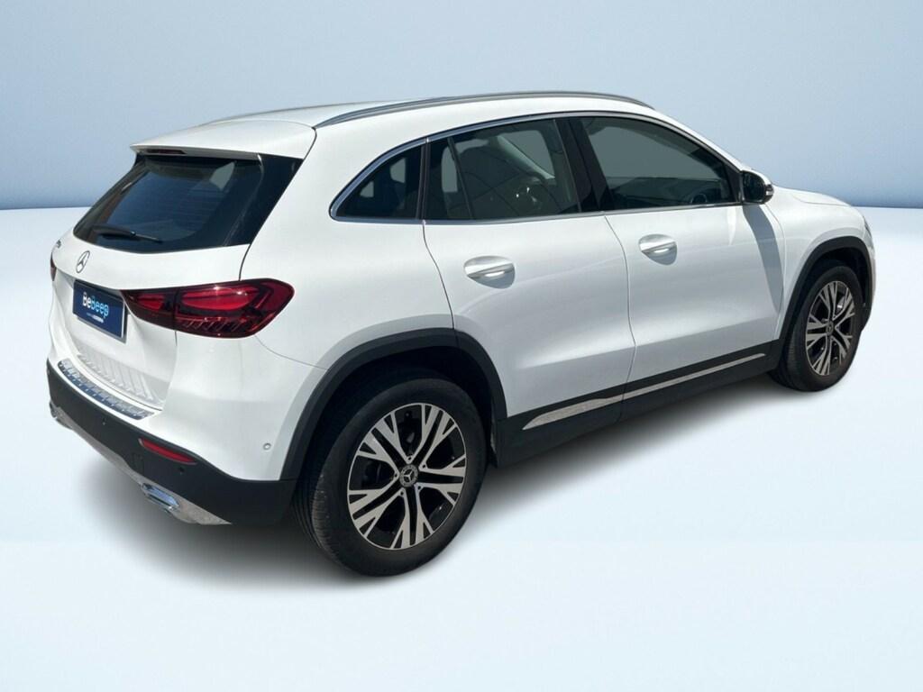 Mercedes GLA 180 180 D Progressive Advanced 8G-DCT