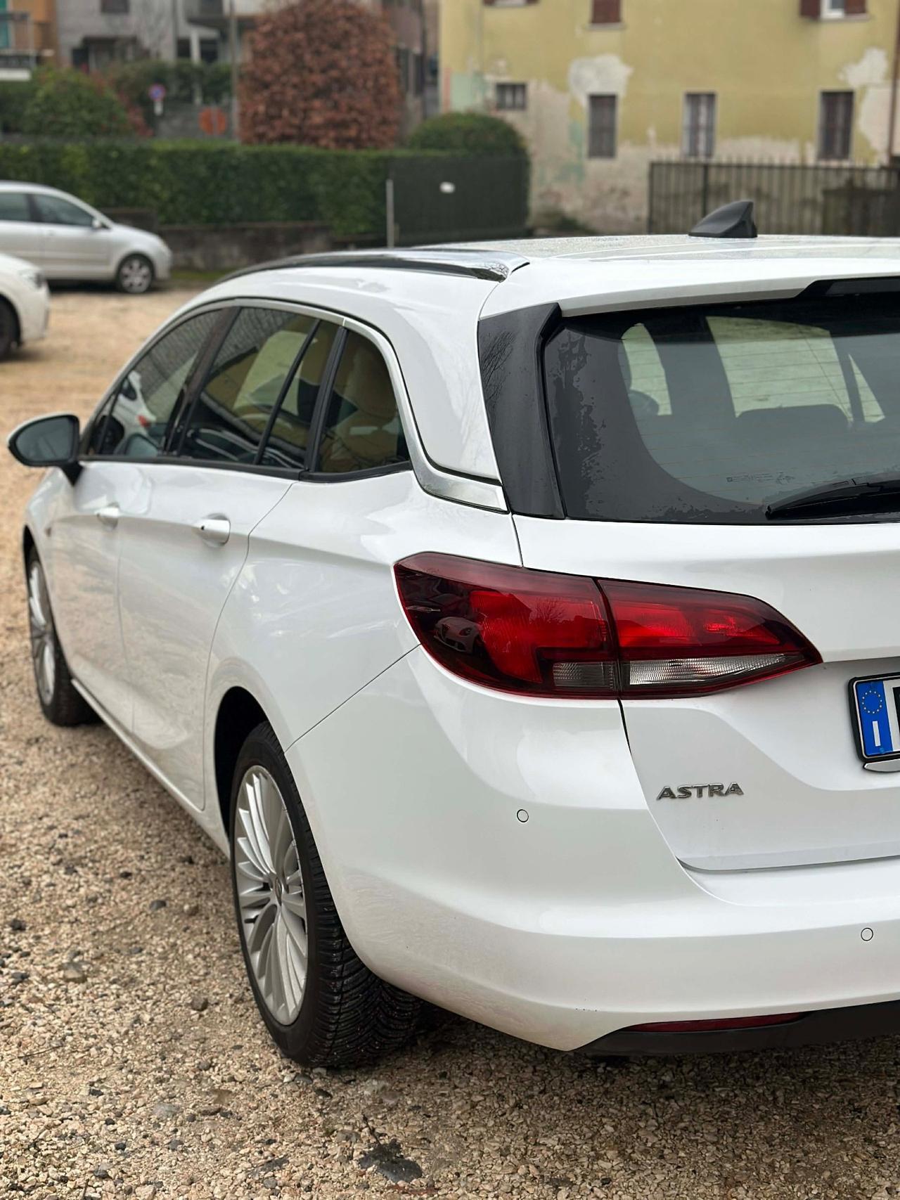 Opel ASTRA 1.6 CDTi 136CV SPORTS TOURER INNOVATION KMCERT