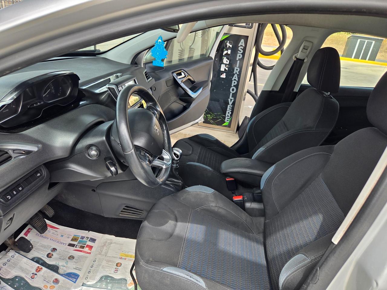 Peugeot 208 1.6 e-HDi 115 CV Stop&Start 5 porte Allure