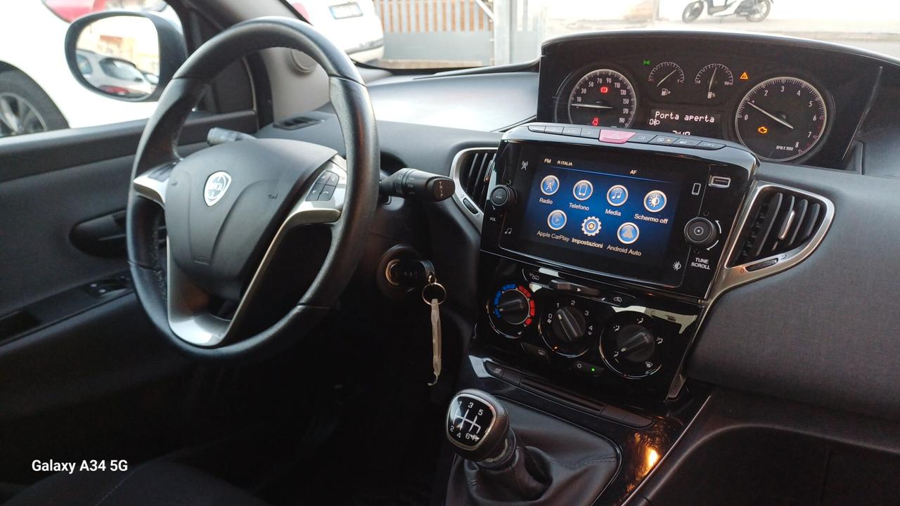 Lancia Ypsilon 1.0 FireFly 5 porte S&S Hybrid Gold Plus