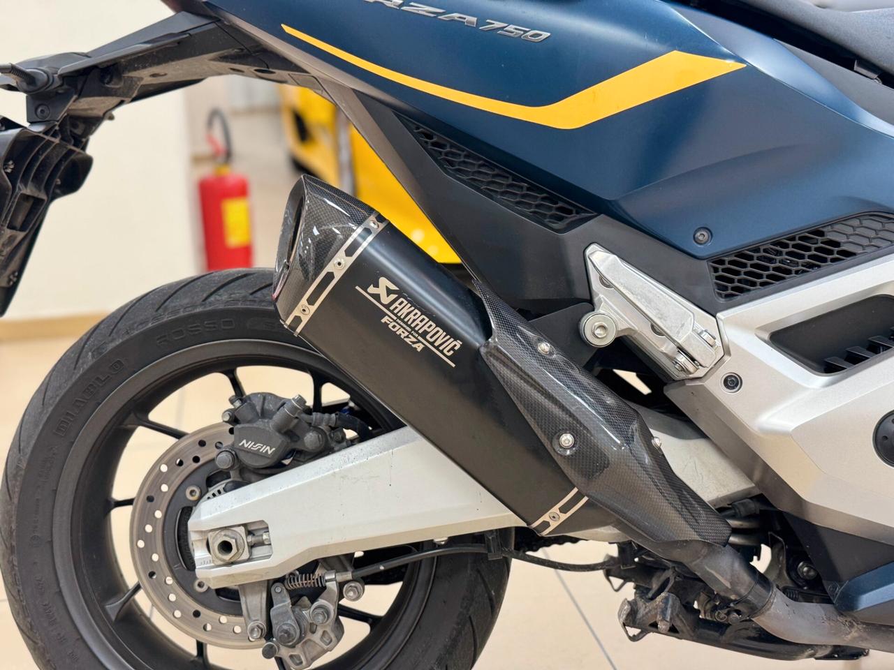 Honda Forza 750 Scarico Akrapovic permute auto moto rolex
