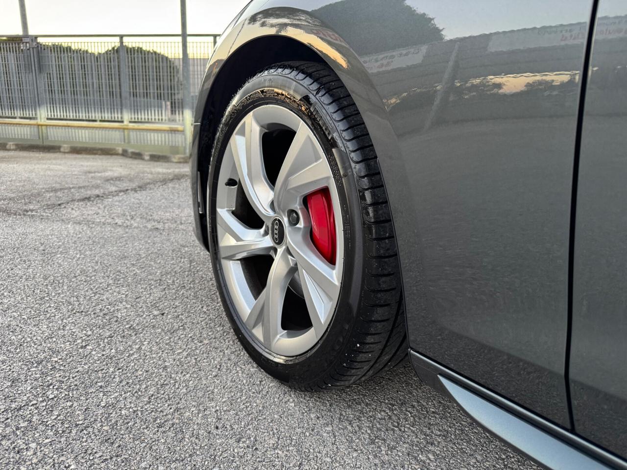 Audi A4 Avant 40 TDI quattro S tronic line edition