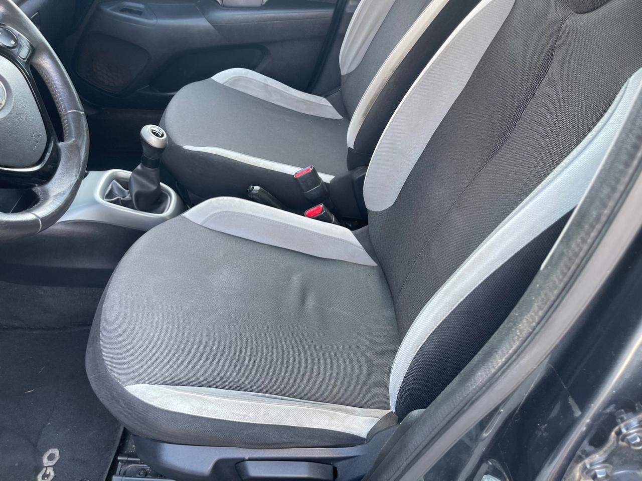 Toyota Aygo 1.0 VVT-i 69 CV 5 porte x-play