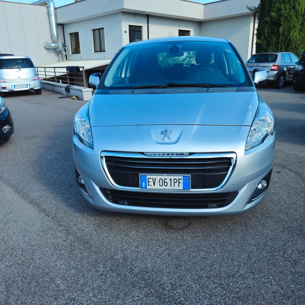 Peugeot 5008 1.6 HDi 115CV Business
