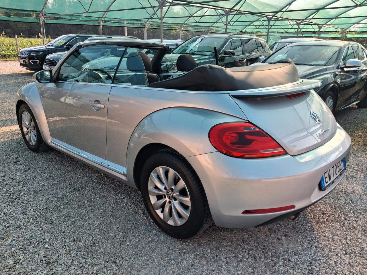 Volkswagen Maggiolino Cabrio 1.6 tdi CABRIO Design 105cv