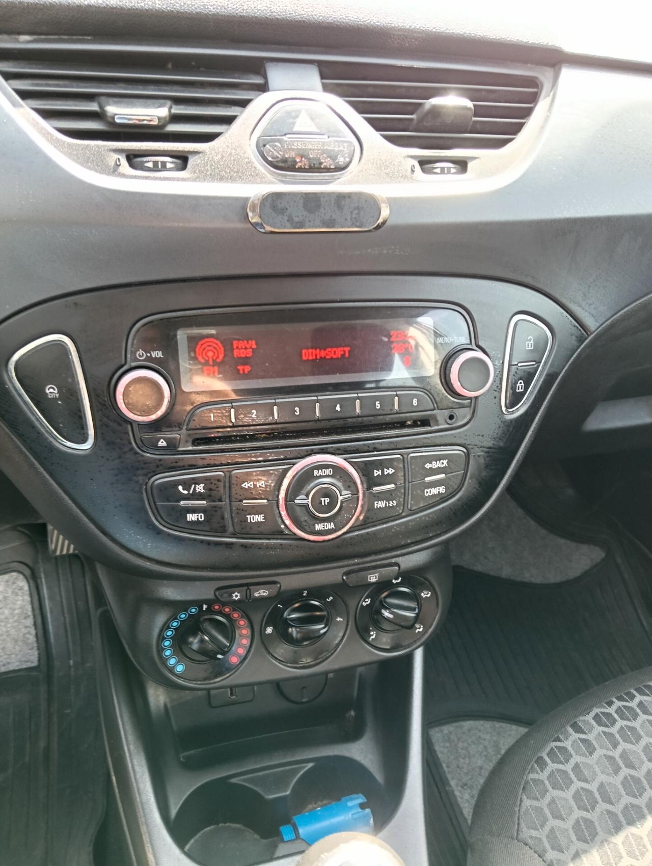 Opel Corsa 1.2 5 porte