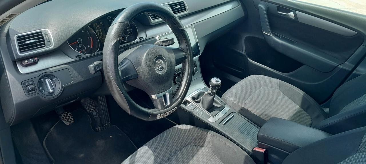 VOLKSWAGEN PASSAT 1.6 105 CV
