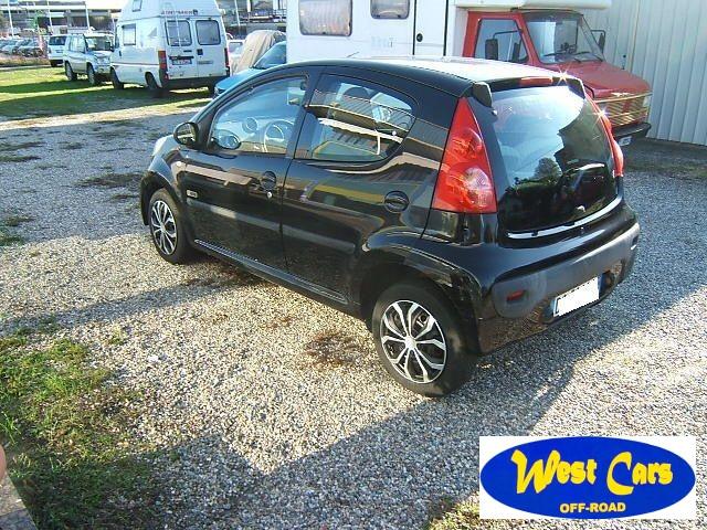 PEUGEOT - 107 - 5p. Sweet Years