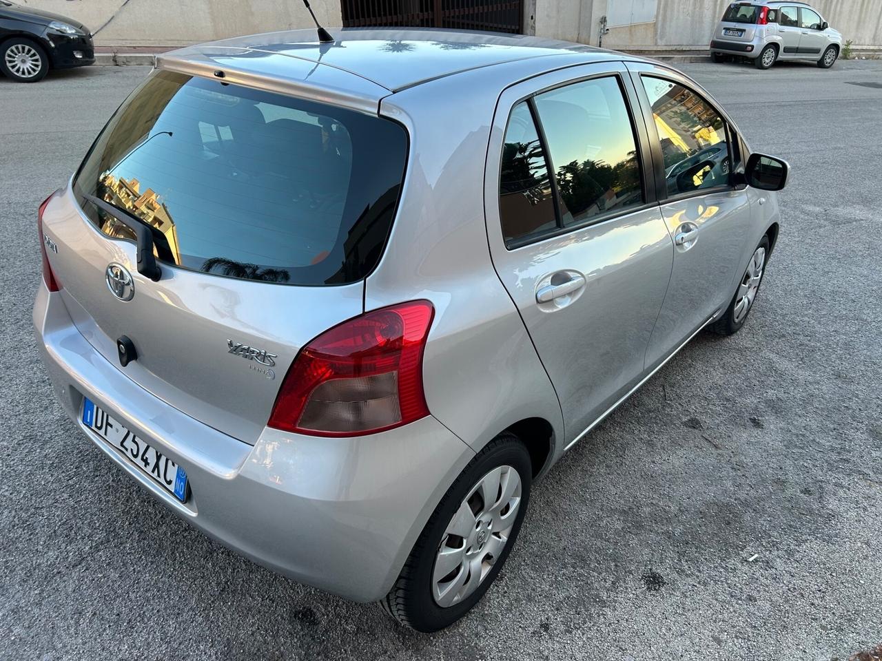 Toyota Yaris 1.3 benz ideale per neo patentati