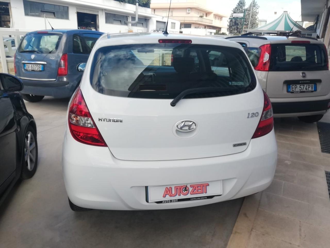 Hyundai i20 1.4 CRDi Sound Edition - 2011