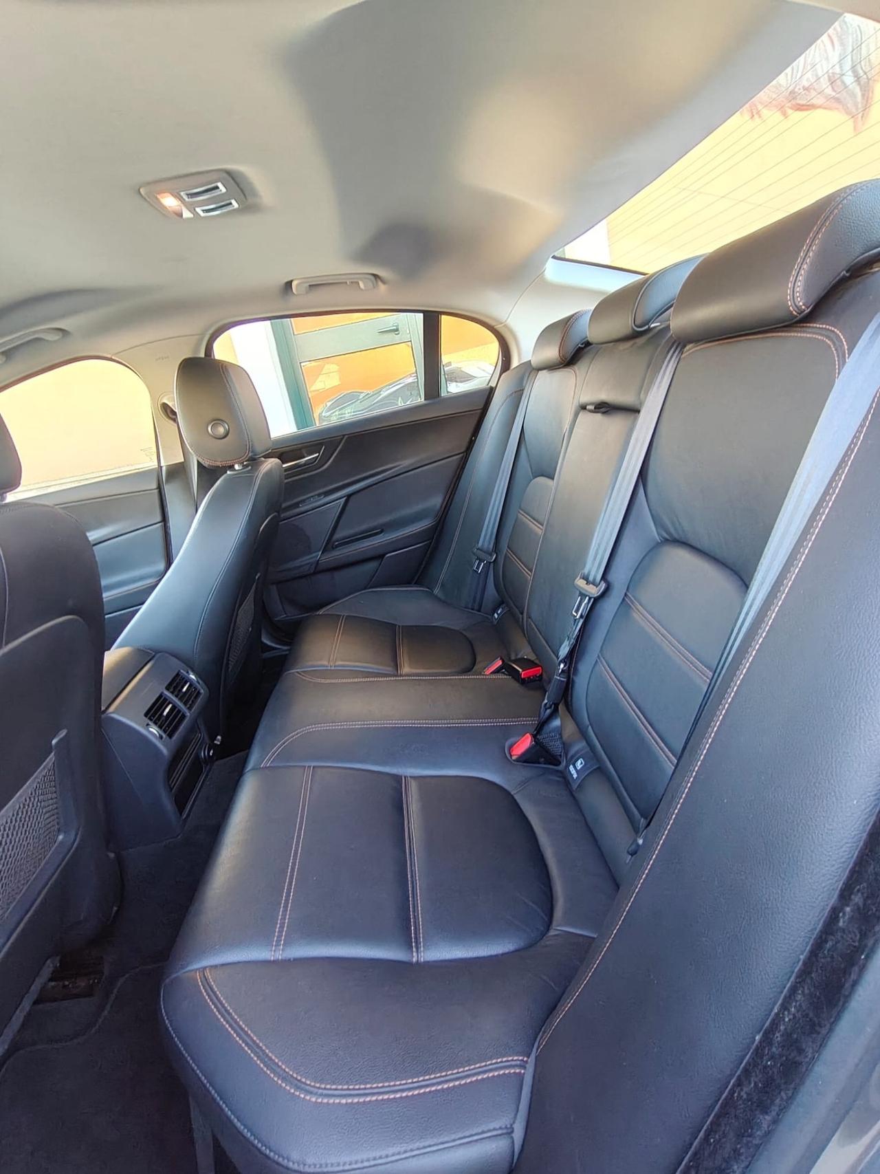 Jaguar XE 2.0 D Turbo 180CV aut. Portfolio km 129 mila permute e finanziamenti