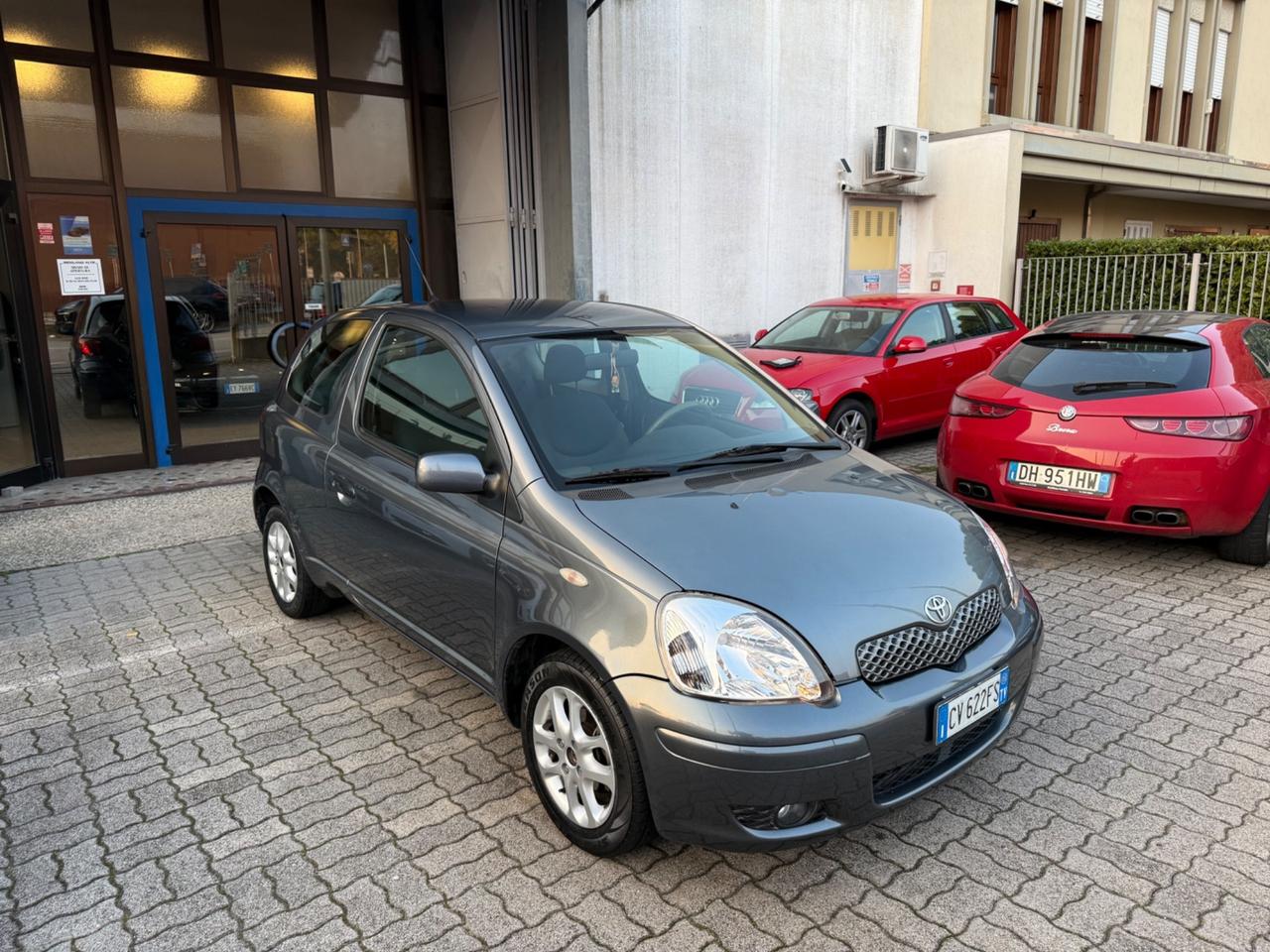 Toyota Yaris 1.0i 16V cat 3 porte Sol