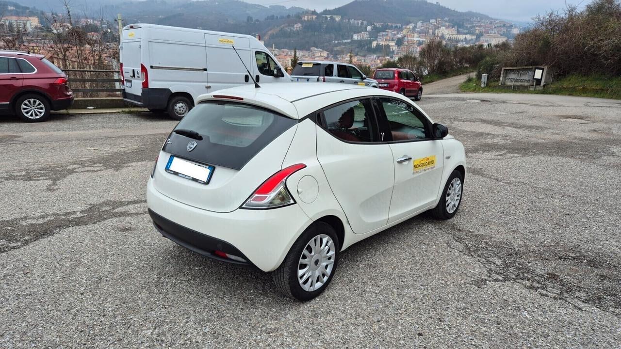 Lancia Ypsilon 1.3 MJ 95CV 5p Gold-Ok NeoPatentati