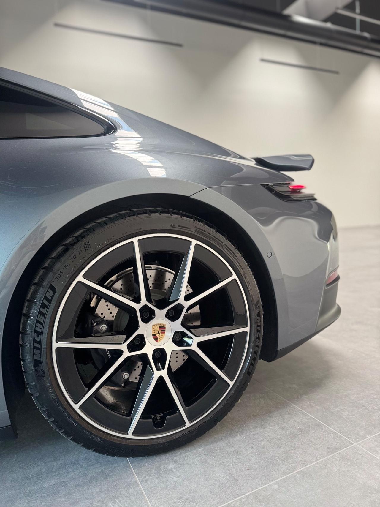 PORSCHE 911 CARRERA 3.0 394 CV 992.2 IVA ESPOSTA