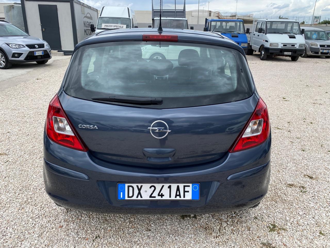 Opel Corsa 1.2 5 porte Cosmo