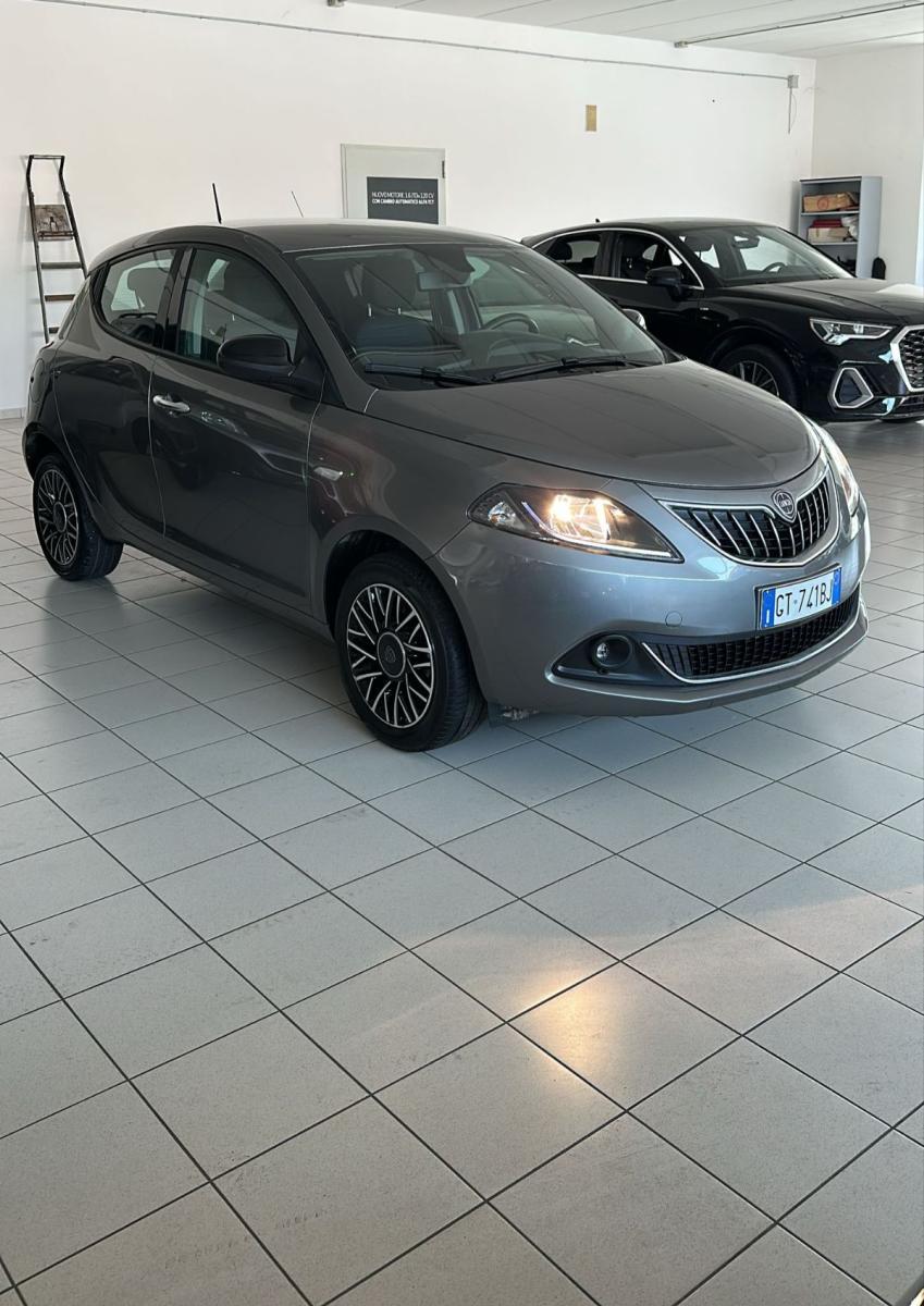 LANCIA - Ypsilon - 1.0 FireFly 5p.S&S Hyb. Gold Pl.