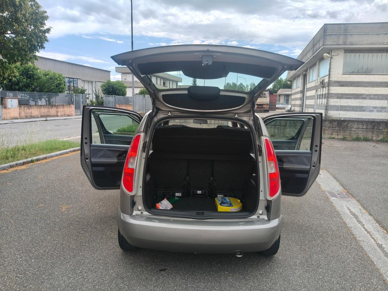Skoda Roomster 1.2 SOLAMENTE 73.000 KM