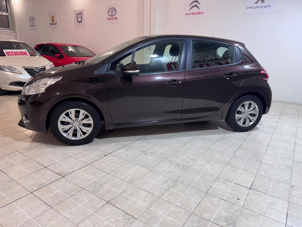 Peugeot 208 1.2 VTi 82 CV 5 porte Allure