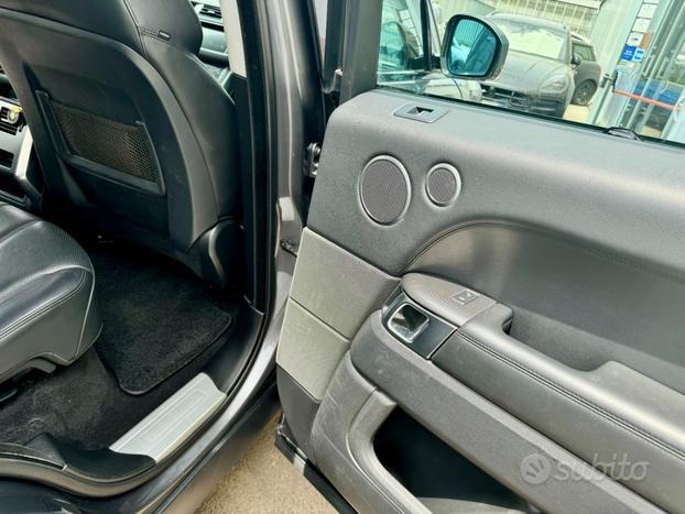 LAND ROVER Range Rover Sport 3.0 TDV6 HSE Dynami