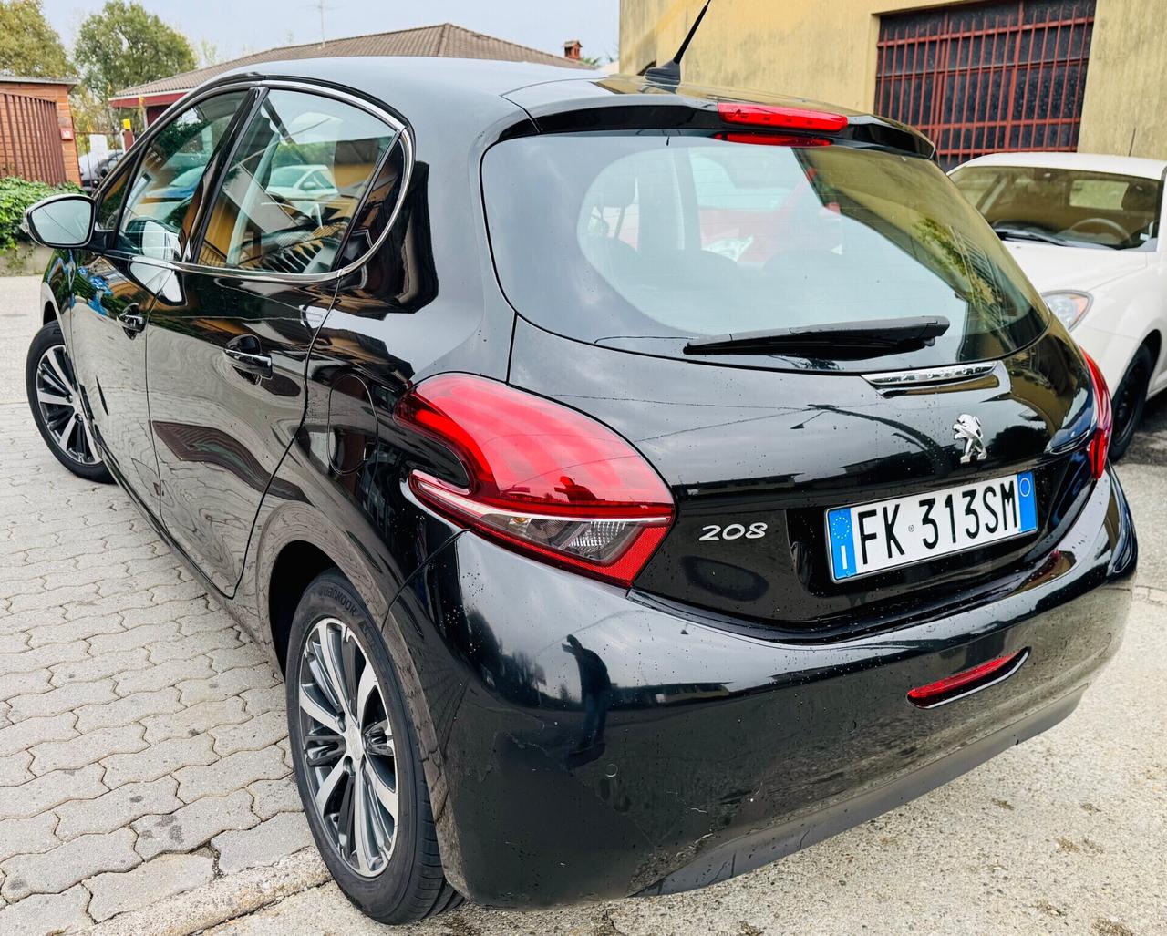 Peugeot 208 BlueHDi 75 5 porte Allure
