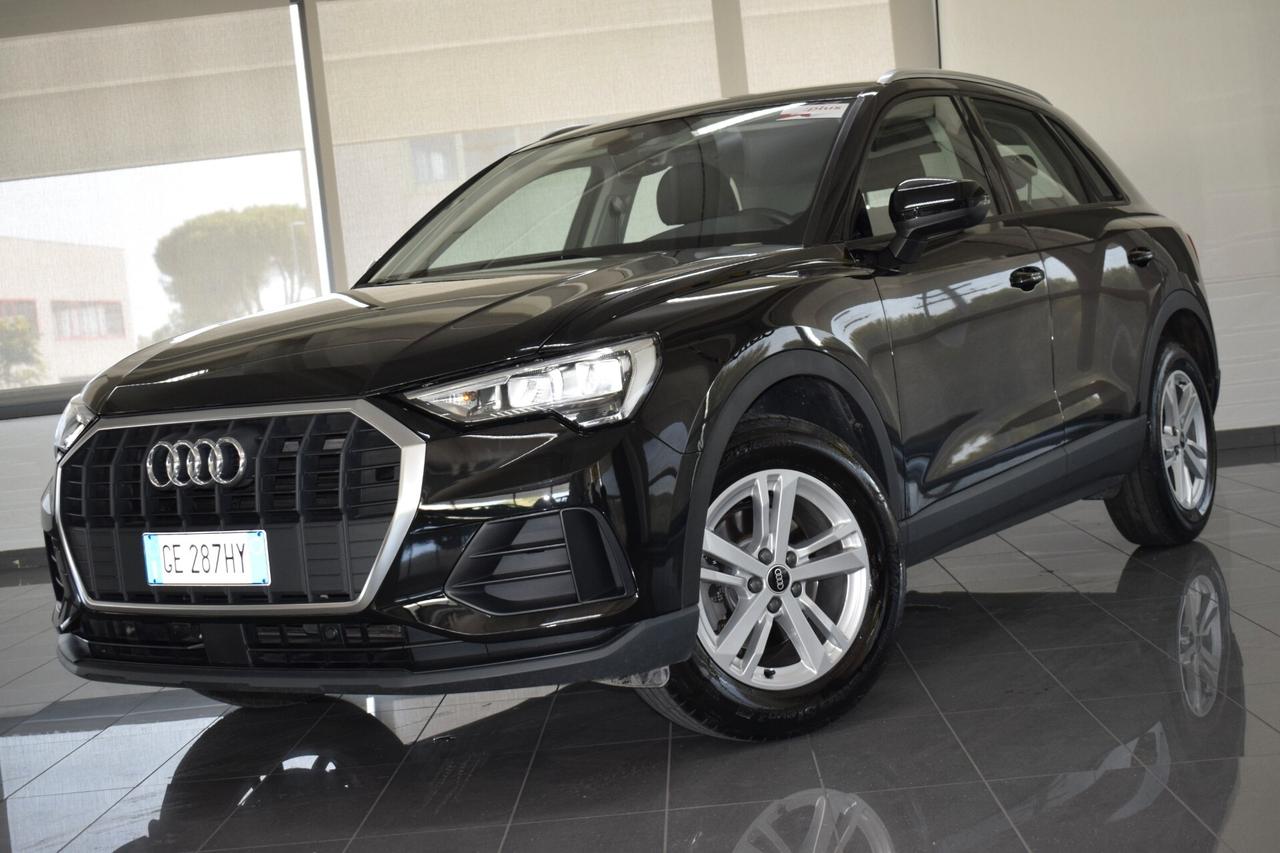 Audi Q3 35 TFSI Business