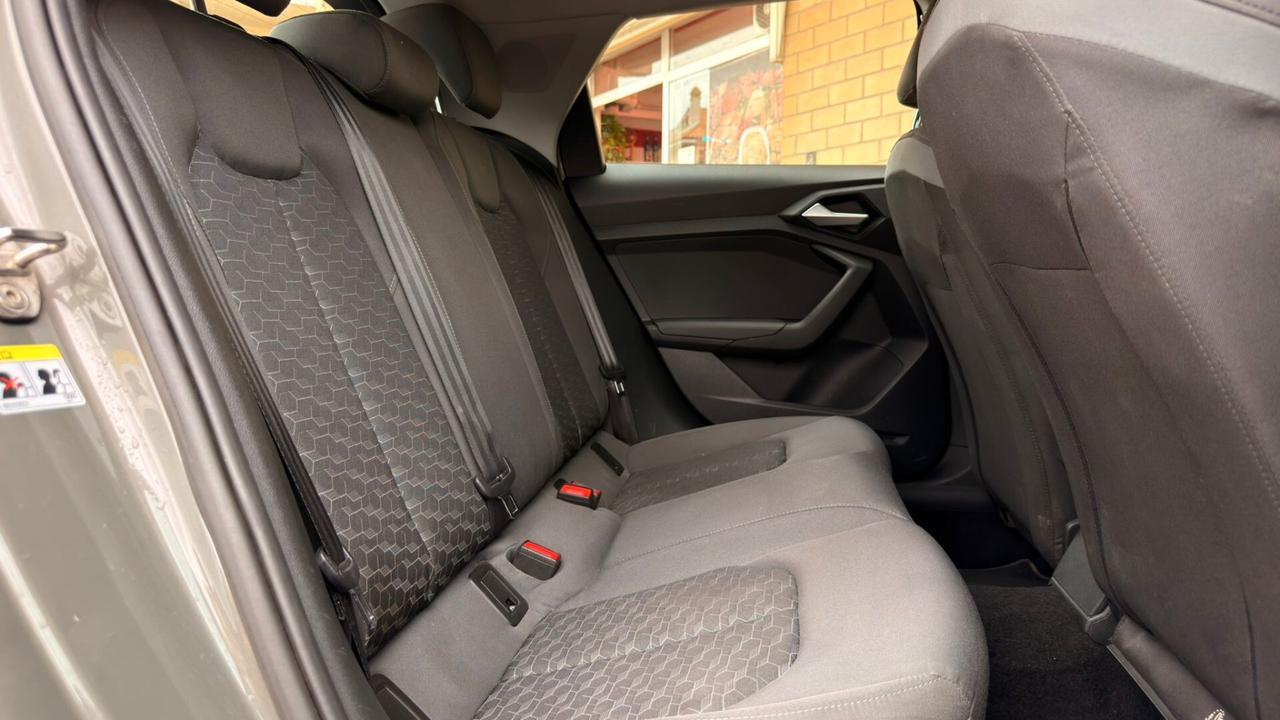 Audi A1 SPB 30 TFSI S tronic Identity Black