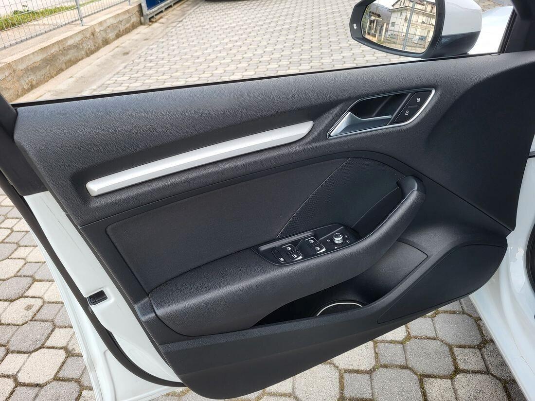 Audi A3 SPB 2.0 TDI 150 CV S tronic + F1 ***S-LINE EDITION ***