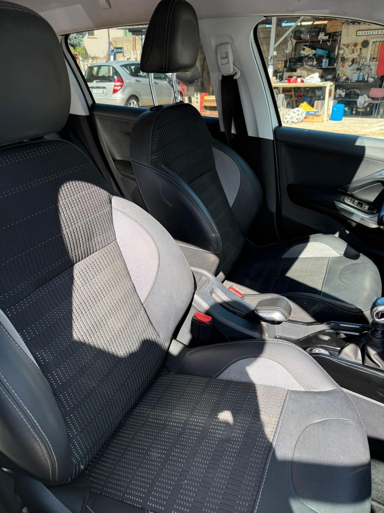 Peugeot 2008 BlueHDi 100 S&S Allure