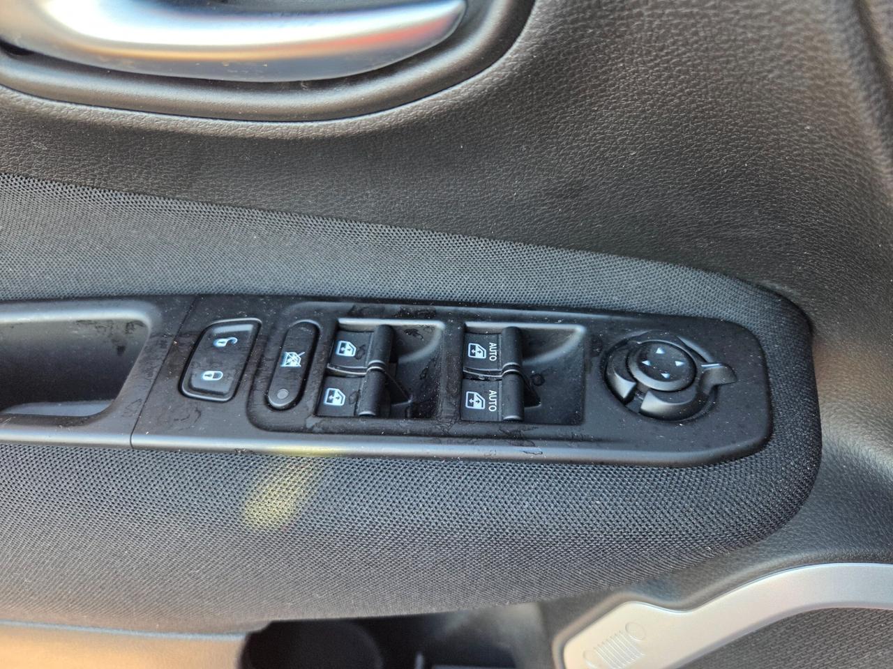 Jeep Renegade 1.6 Mjt 120 CV Longitude - 40.000 km