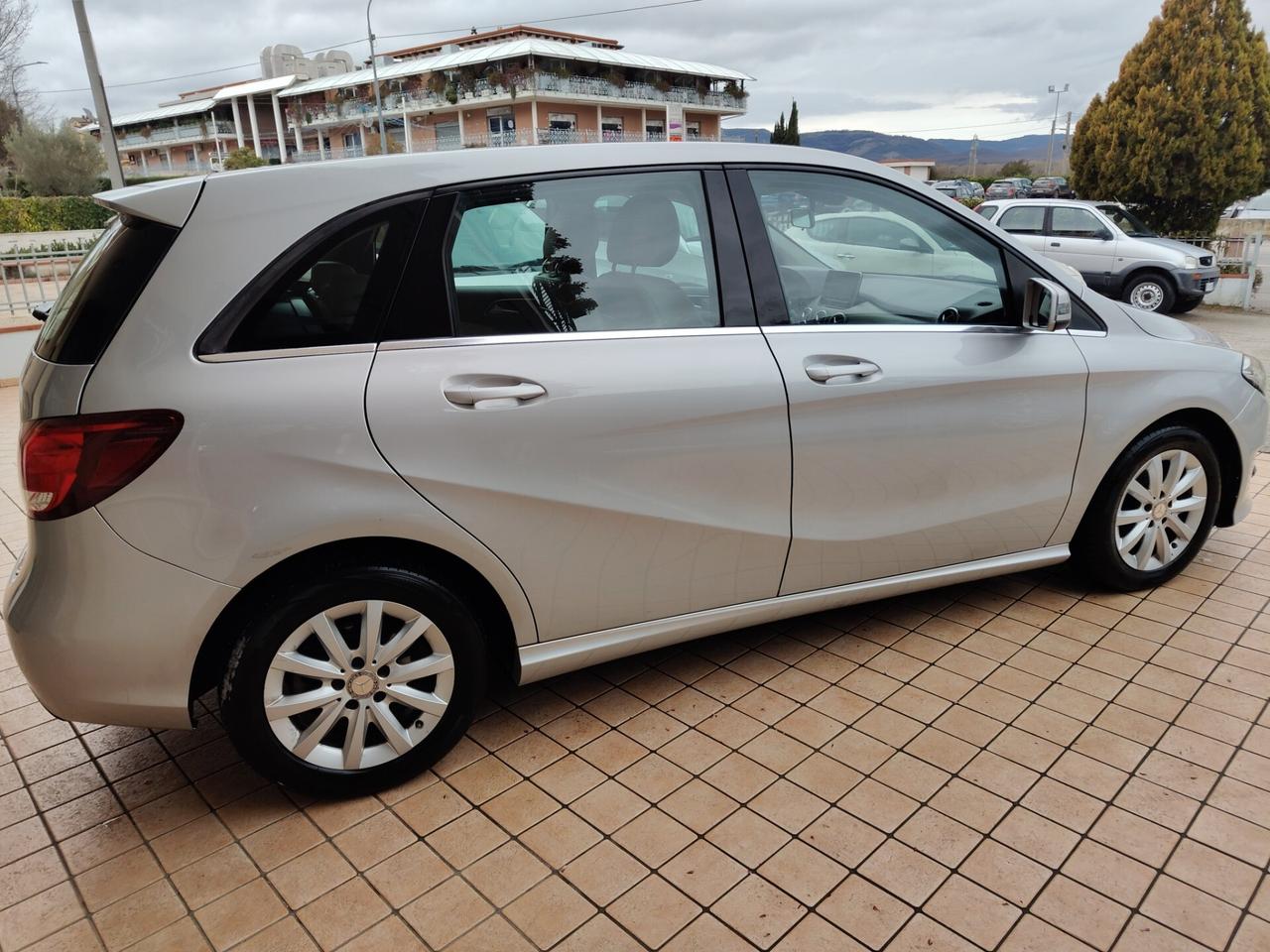 Mercedes-benz B 180 d Automatic Executive