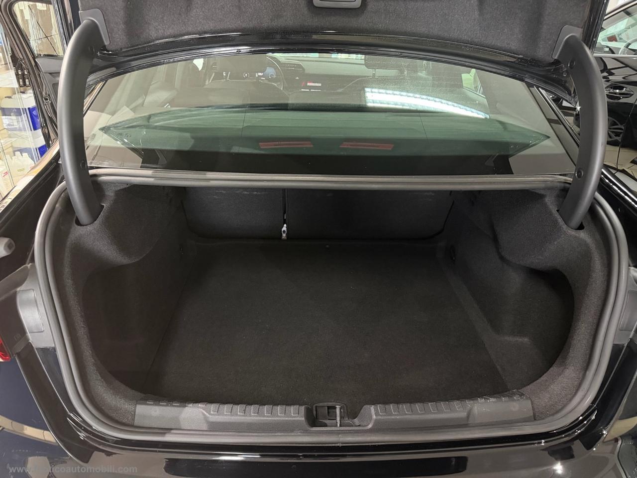 AUDI A3 Sedan 30 TDI S tronic Business COCKPIT - NAVI - RUOTINO