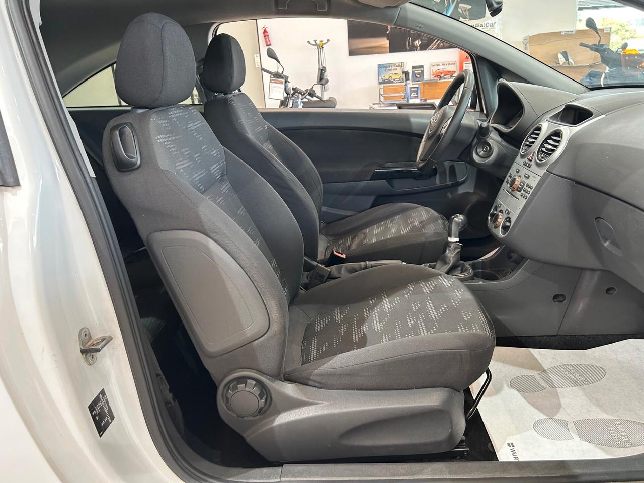 Opel Corsa 1.0 12V 3 porte One
