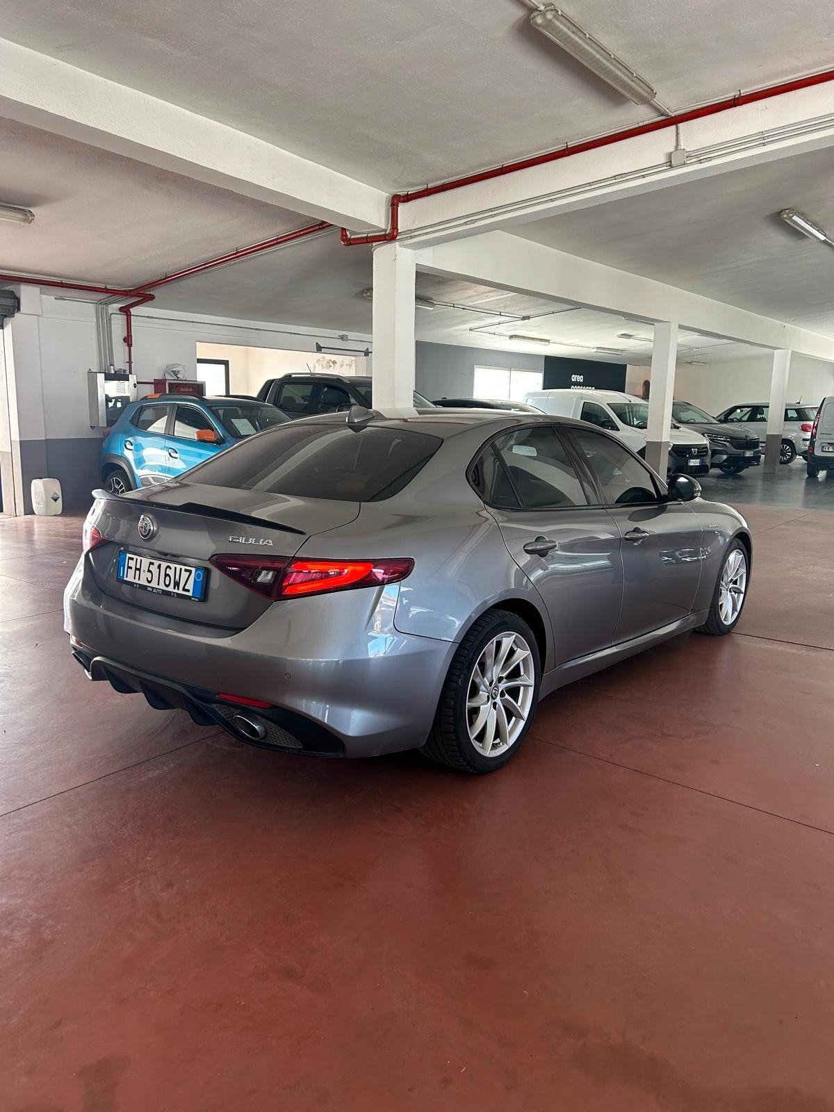 Alfa Romeo Giulia 2.2 Turbodiesel 210 CV AT8 AWD Q4 Veloce