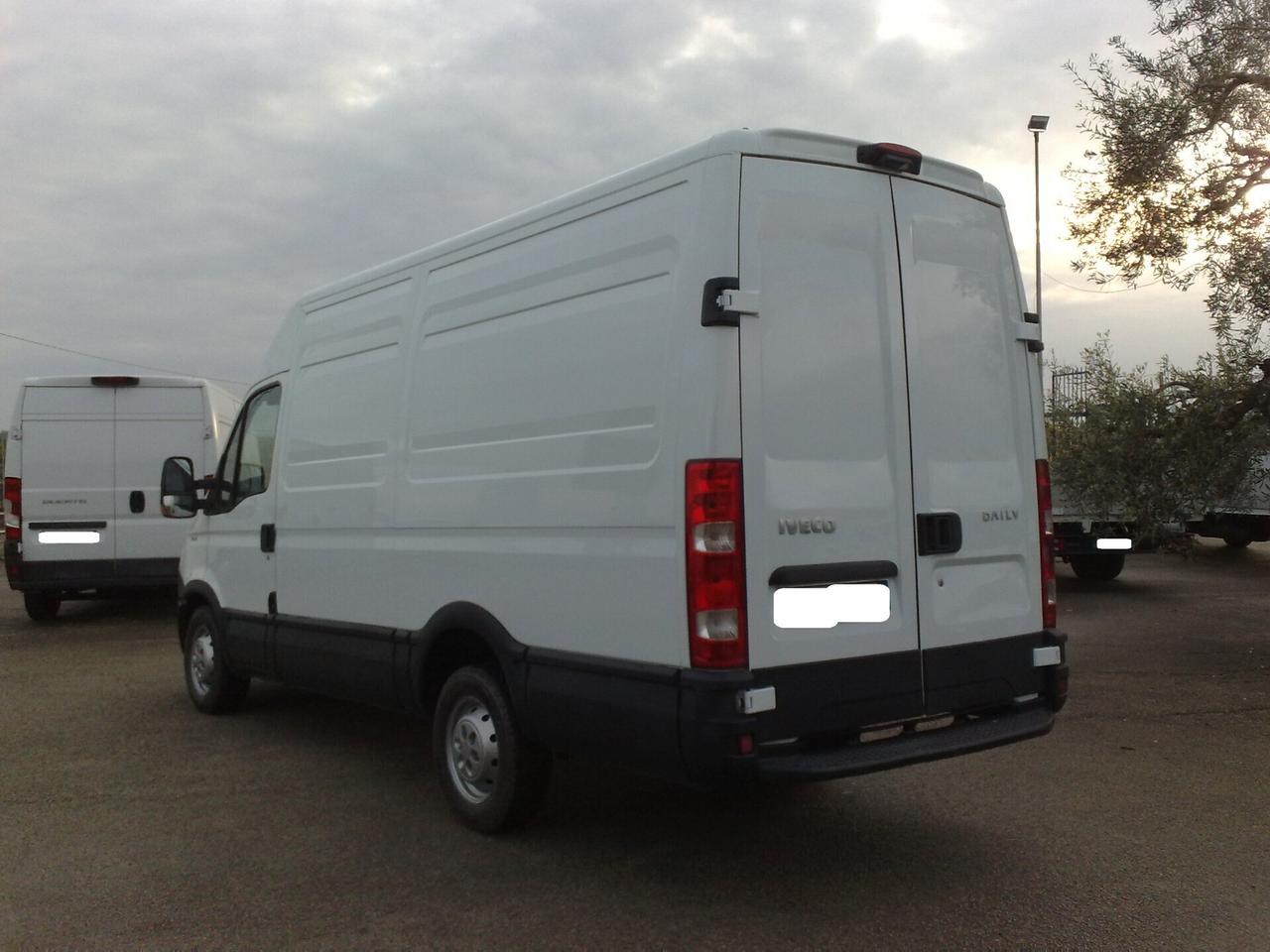Iveco Daily 35s21 3000cc FURGONE DI SERIE - 2014
