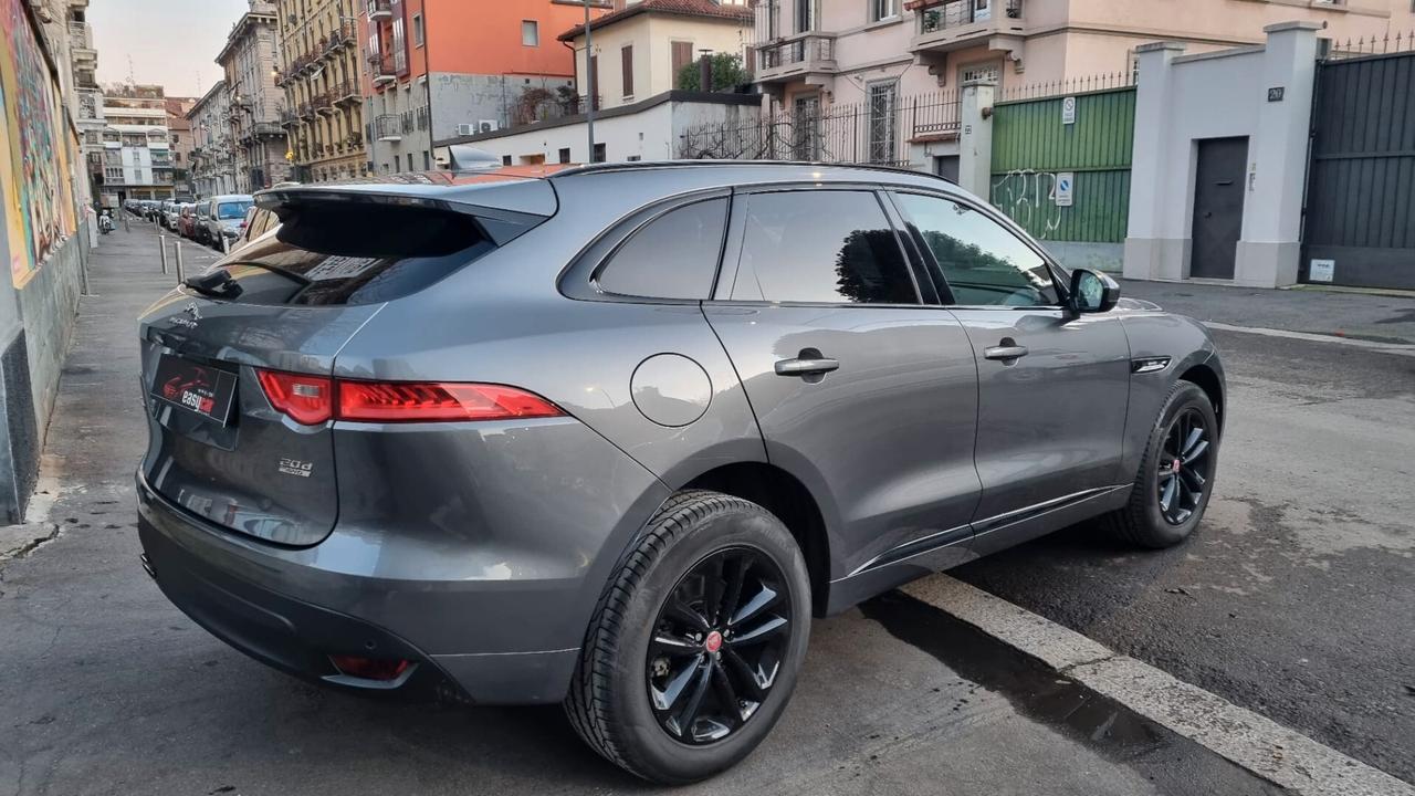 Jaguar F-Pace 2.0 D 180 CV AWD aut. R-Sport