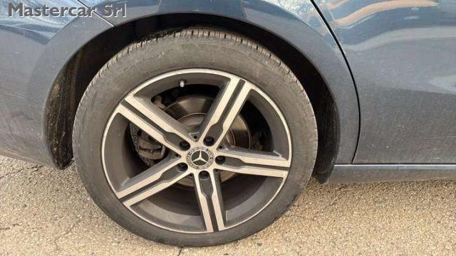 MERCEDES-BENZ CLA 200 Shooting Brake d Sport auto tg : GK808ZT