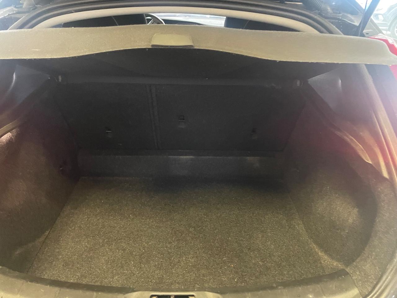 Volvo V40 D2 1.6 Momentum - Nessun vincolo -