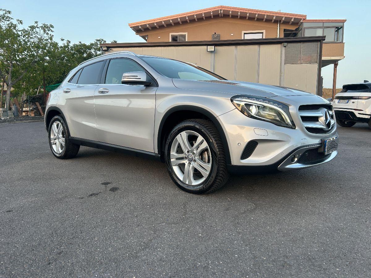 MERCEDES - Classe GLA - GLA 200 d Automatic 4Matic Premium TETTO