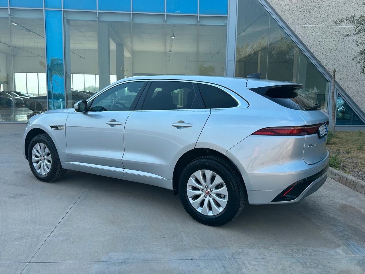 Jaguar F-Pace R-Dynamic S awd offerta T-Stock prezzo imperdibile