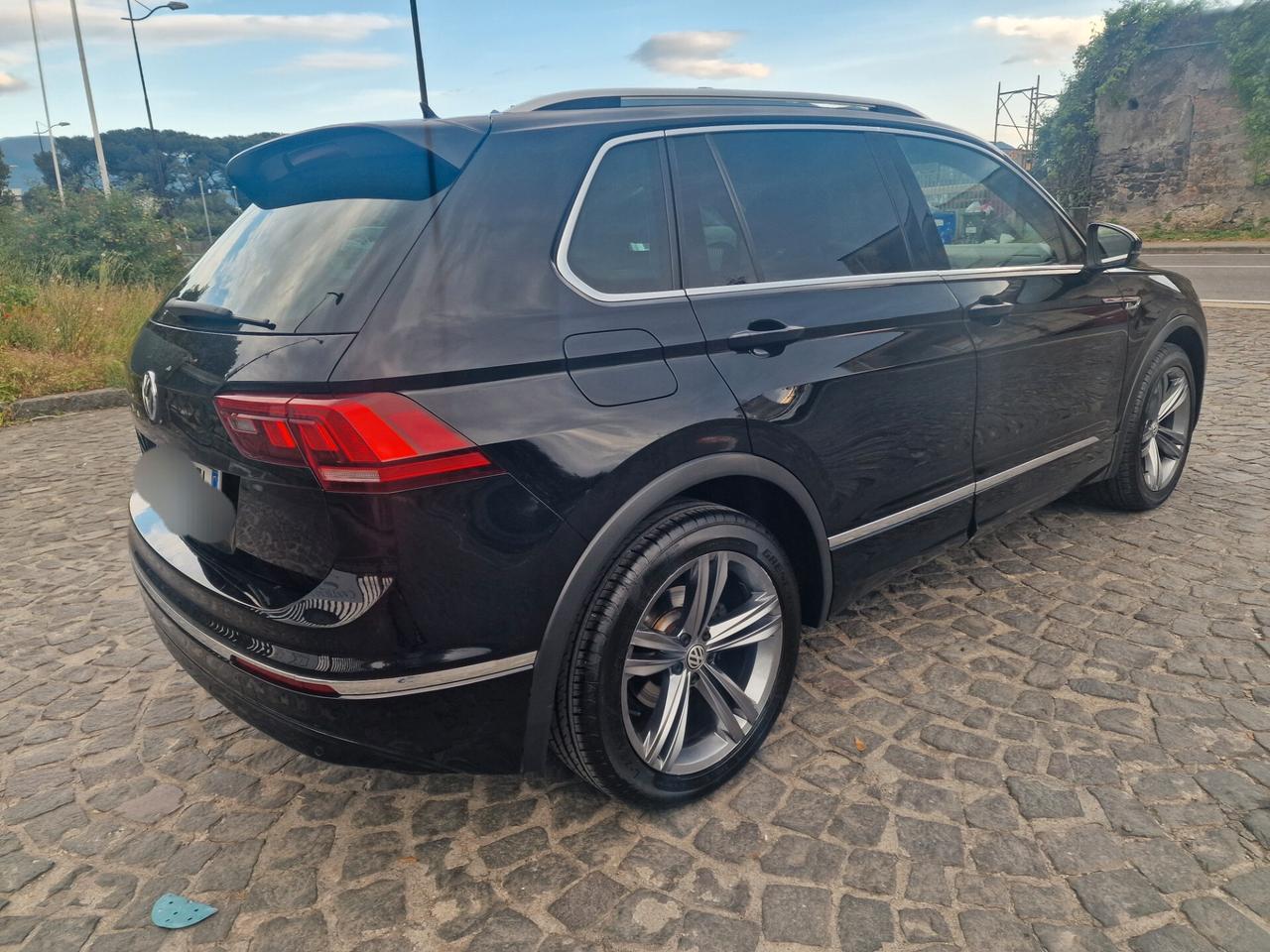 Volkswagen Tiguan 2.0 TDI SCR DSG R LINE