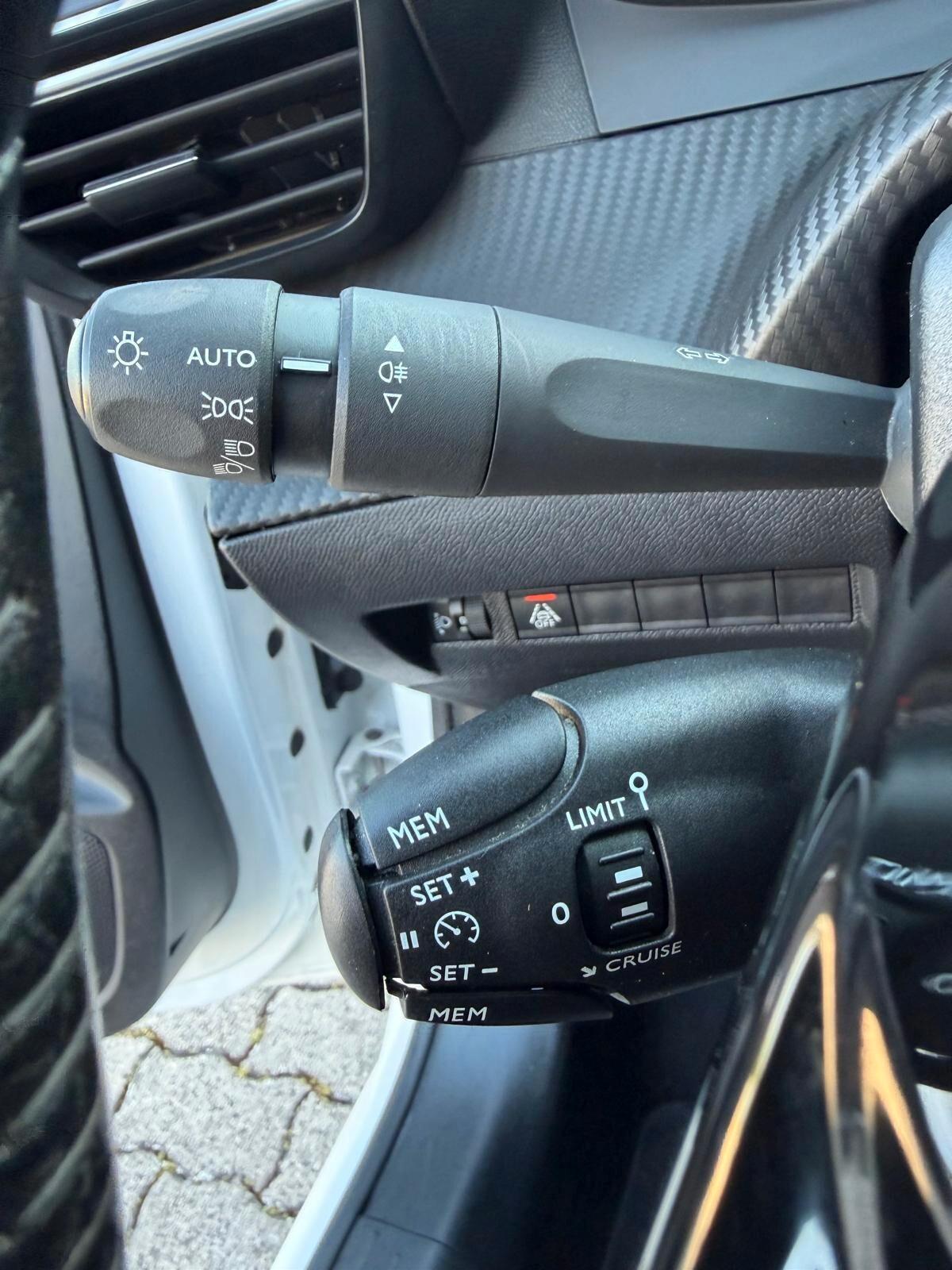 Peugeot 208 PureTech 75 Stop&Start 5 porte Like