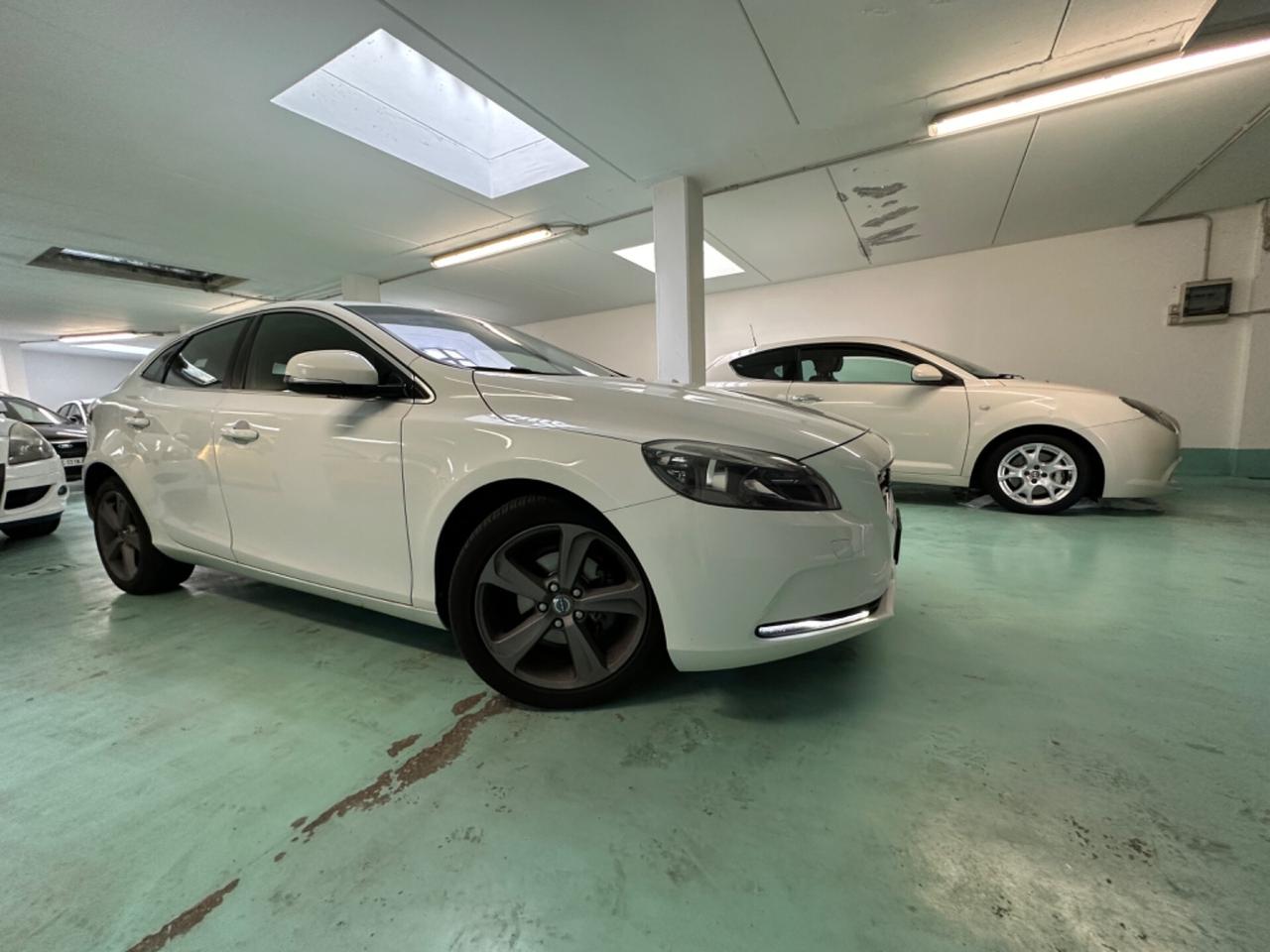 Volvo V40 D2 1.6 diesel (anche per neopatentati)