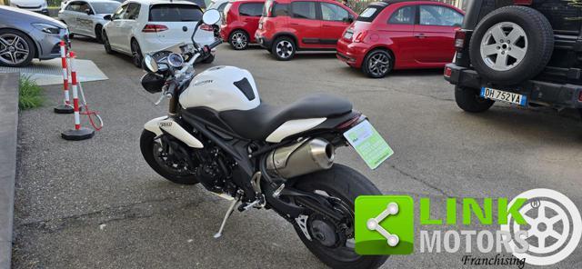 TRIUMPH Speed Triple 1050 Speed Triple S.E