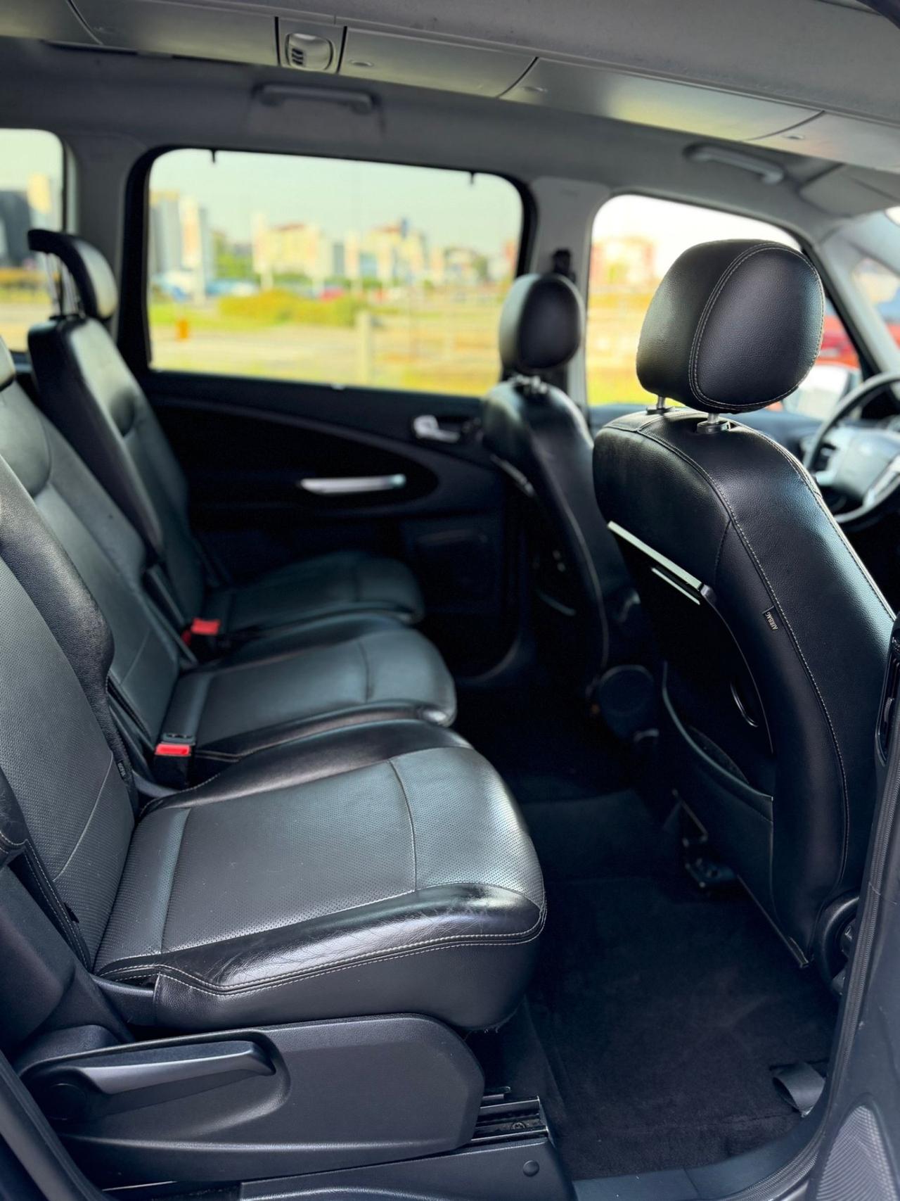 Ford Galaxy 2.0 TDCi 140 CV Ghia DPF