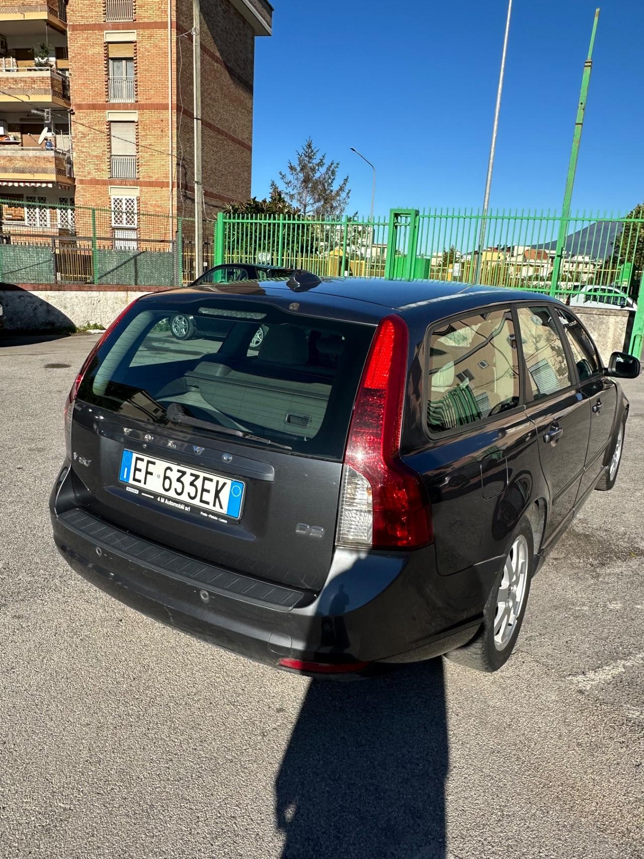 Volvo V50 D2 R-design