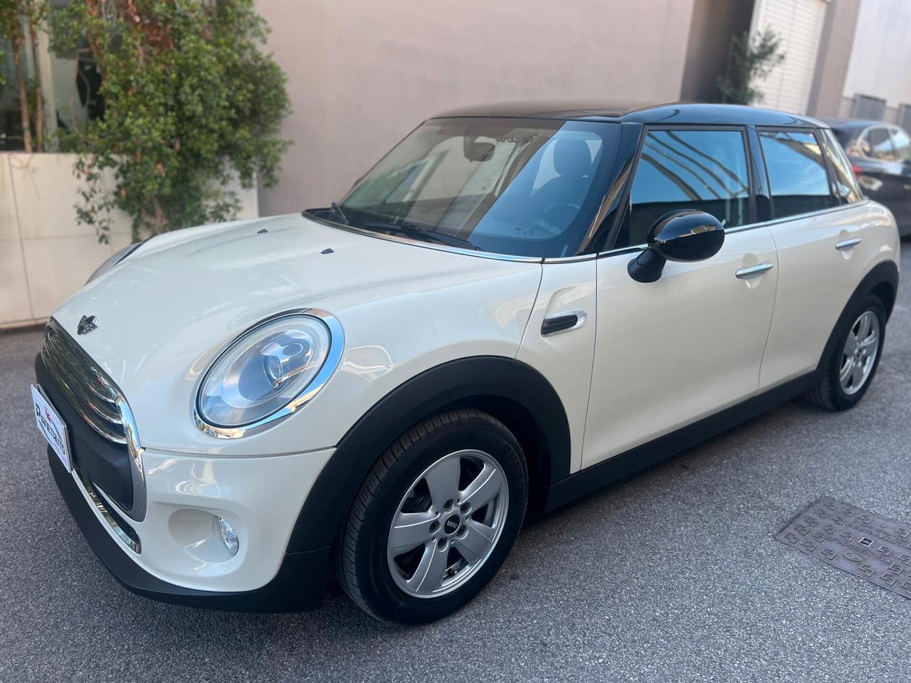 Mini One D 1.5 d 95CV 5PT Business OK NEOPAT. LED/TEL. PERF.