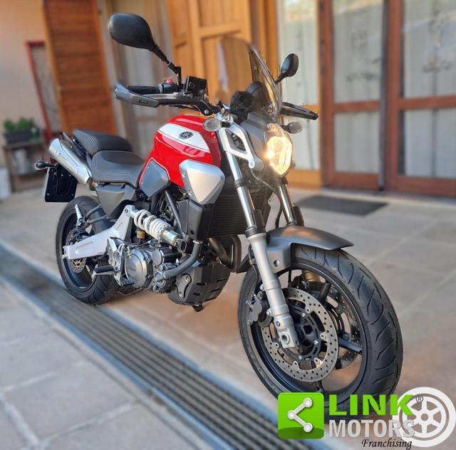 YAMAHA MT-03 .