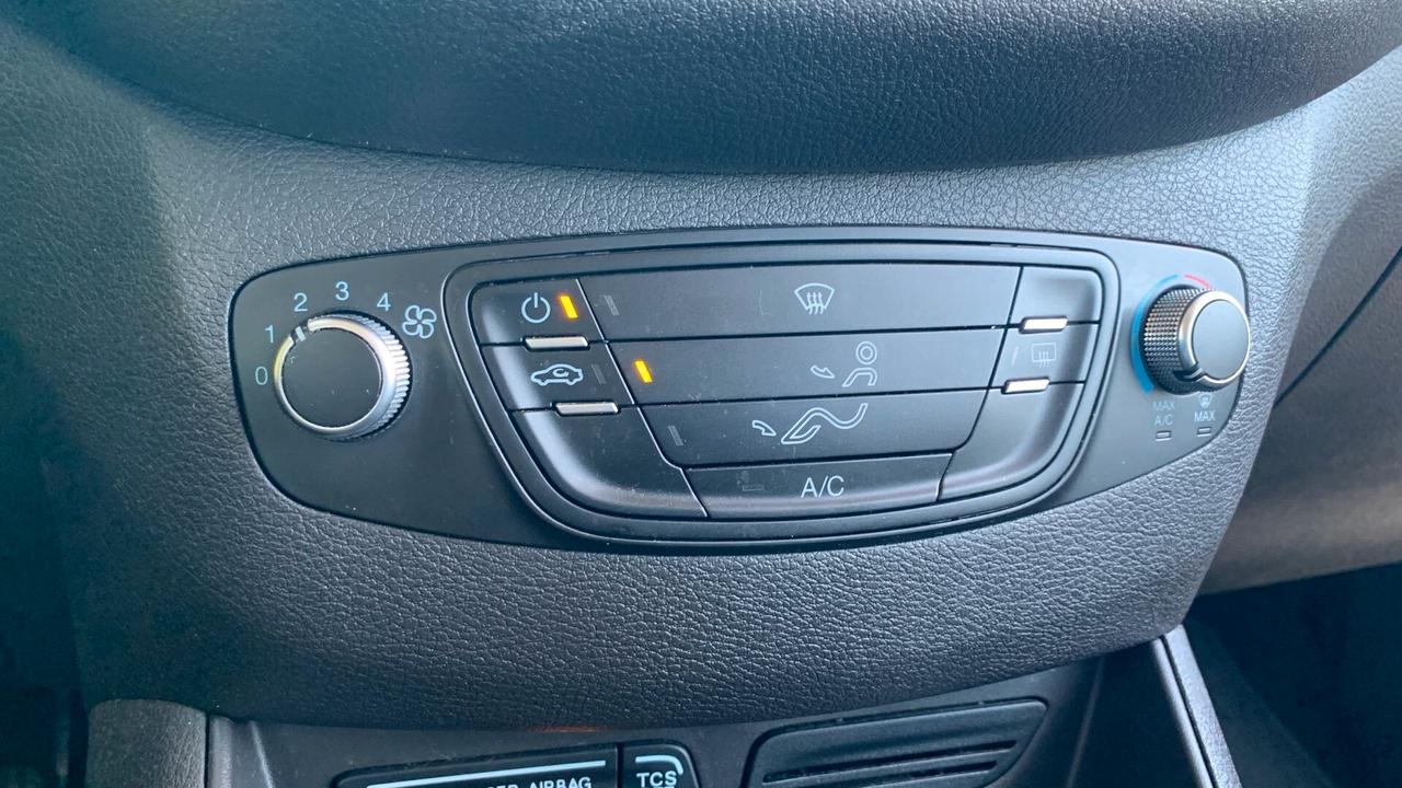Ford Tourneo Courier 1.0 EcoBoost 100 CV Plus